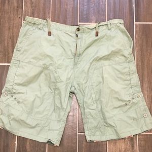 NWOT Green Akademiks Green Cargo Shorts Waist Sz44